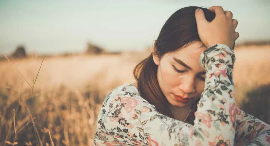 ဆက်ပြီးဖက်တွယ်မနေသင့်တော့တဲ့ Relationship အမျိုးအစားများ