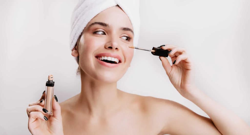Professional Makeup Artists တွေကိုယ်တိုင်ရွေးချယ်ထားတဲ့အကောင်းဆုံး Drugstore Concealer များ