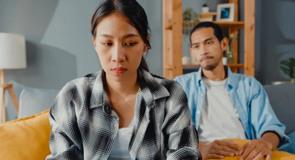ကိုယ့်ချစ်သူအပေါ် တစ်ဖြေးဖြေးစိတ်ကုန်လာတဲ့အခါမှာ ပြန်စဉ်းစားသင့်တဲ့အချက် ၅ ချက်