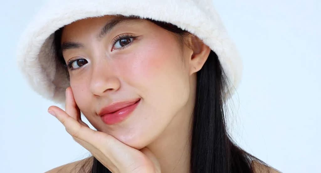ဆောင်းရာသီအတွက်အရမ်းလှတဲ့ Winter Flush Makeup Look ပြင်နည်း