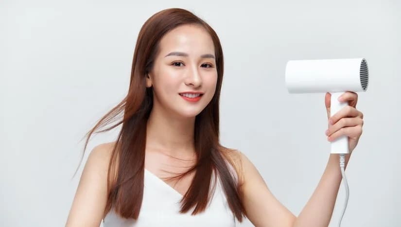 ဆံသားမပျက်စီးအောင် Hair Dryer သုံးတဲ့အခါမှာ သတိထားဆင်ခြင်ရမယ့်အရာ ၅ ခု