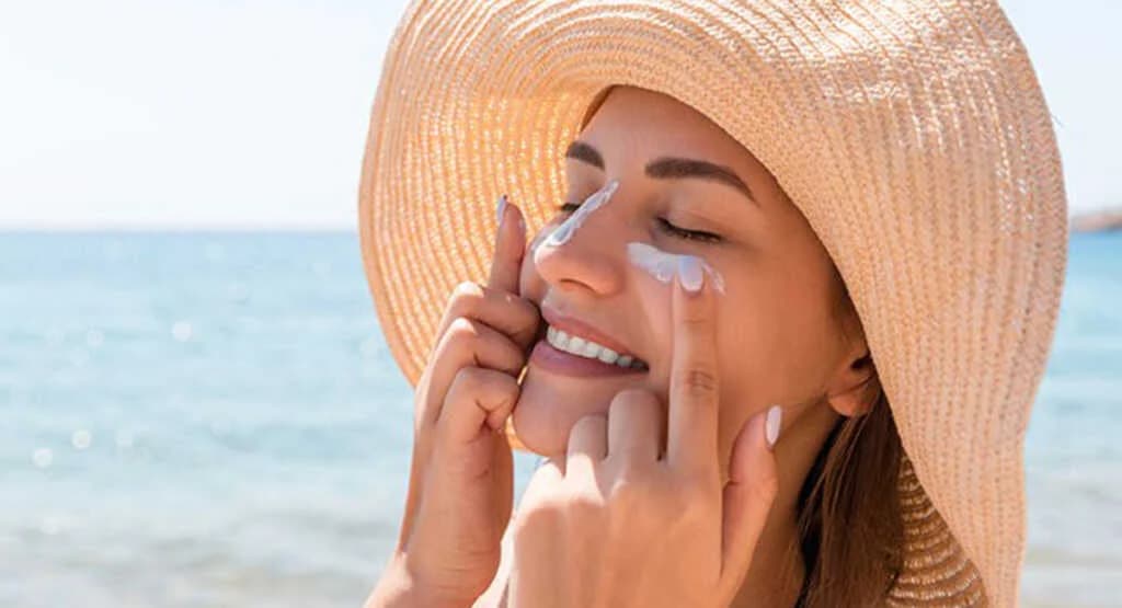 Oily Skin တွေအတွက် Greasy မဖြစ်တဲ့ အကောင်းဆုံး Sunscreen များ