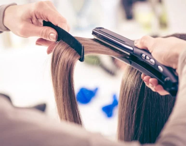 Hair Salon ကို သွားသင့်တဲ့အချက် ( ၄ ) ချက်