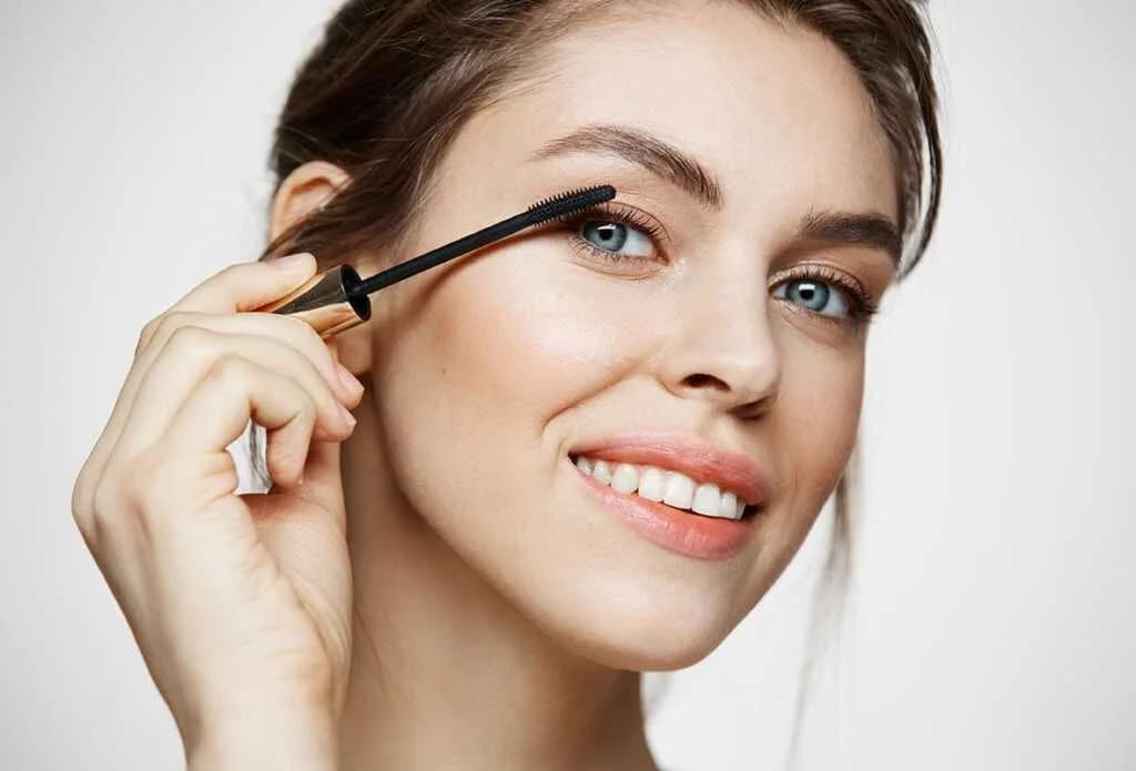 Clear Mascara ကို သုံးပေးသင့်တဲ့ အချက် ( ၅ ) ချက်