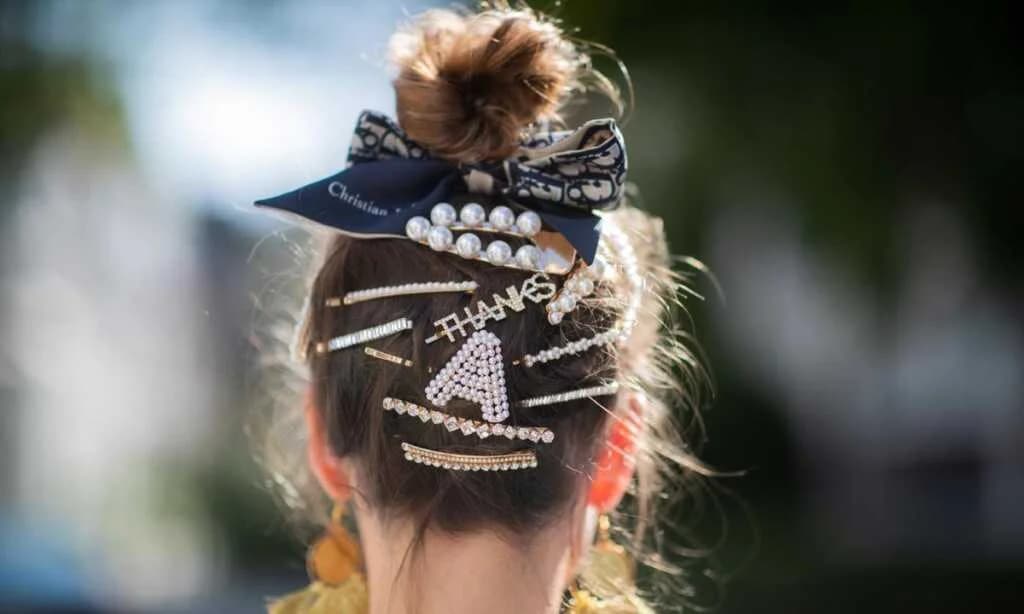 နွေရာသီမှာ ဆံပင်အိုက်သက်သာစေမယ့် Hair Accessories ( ၅ ) မျိုး