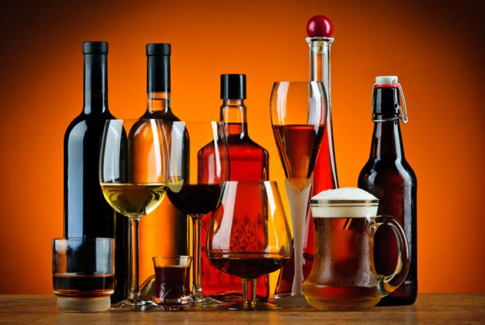 bottles-and-glasses-of-alcoholic-drinks