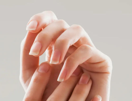 လက်သည်းကျိုးပဲ့လွယ်တဲ့သူတွေအတွက် Nail Care Tips များ